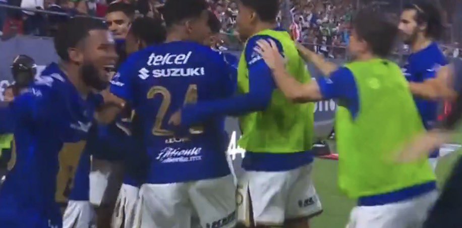 Pase la que pase… <a href="/PumasMX/">PUMAS</a> ha tenido un gran torneo… gracias a <a href="/efrajuarez/">Efraín Juárez</a> que ha logrado un equipo que nos llena de orgullo a una afición que hemos sufrido mucho en los recientes años (ya no tan recientes). A Efra lo han atacado de manera vil y hoy saca el pecho por todos