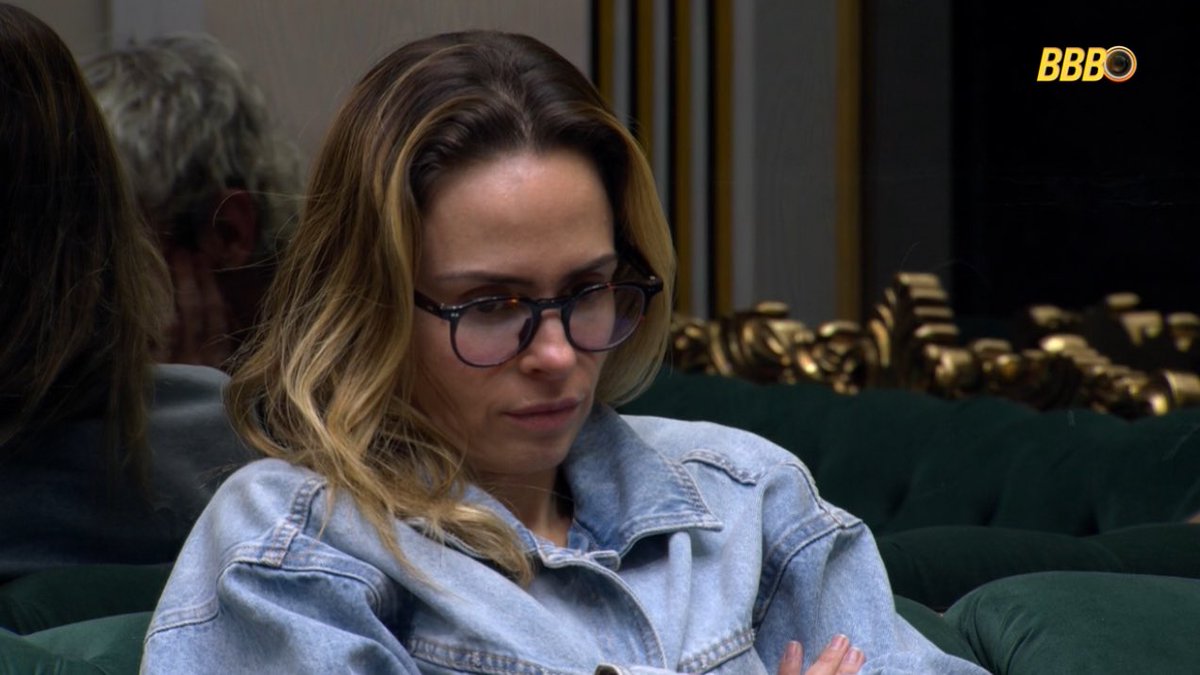 anapaularenault's tweet image. Não lutamos por quase 100 dias à toa. Estamos a um passo da grande final e, juntos, vamos realizar esse sonho que está vivo em nossos corações desde 2016. Votem muito! 🤞🏻💛 #ForaLeandro #BBB26