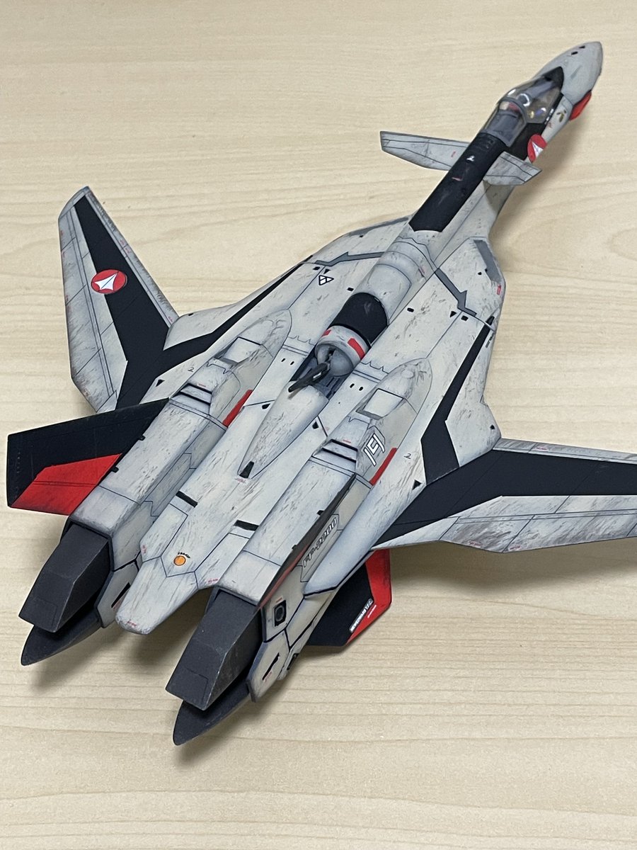 Kuina31903808's tweet photo. ハセガワのyf-19完成しました
久しぶりのバルキリーです
黒立ち上げ塗装になります
最後の最後まで主翼が逆なのに気がつかないまま作ってしまいました
#マクロス
#ハセガワ
#YF-19 https://t.co/ZxUjb0QoMx