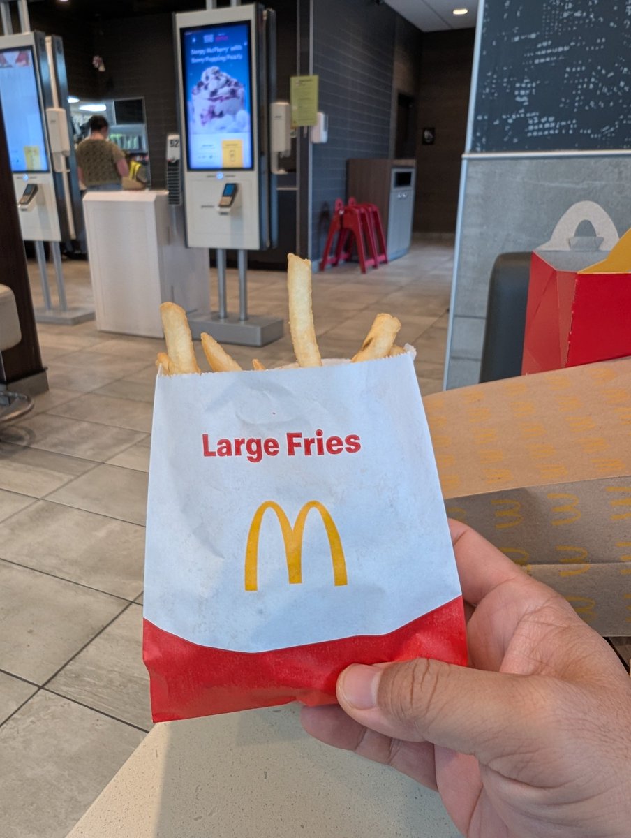 Hey <a href="/McDonalds/">McDonald's</a> update the photo.
