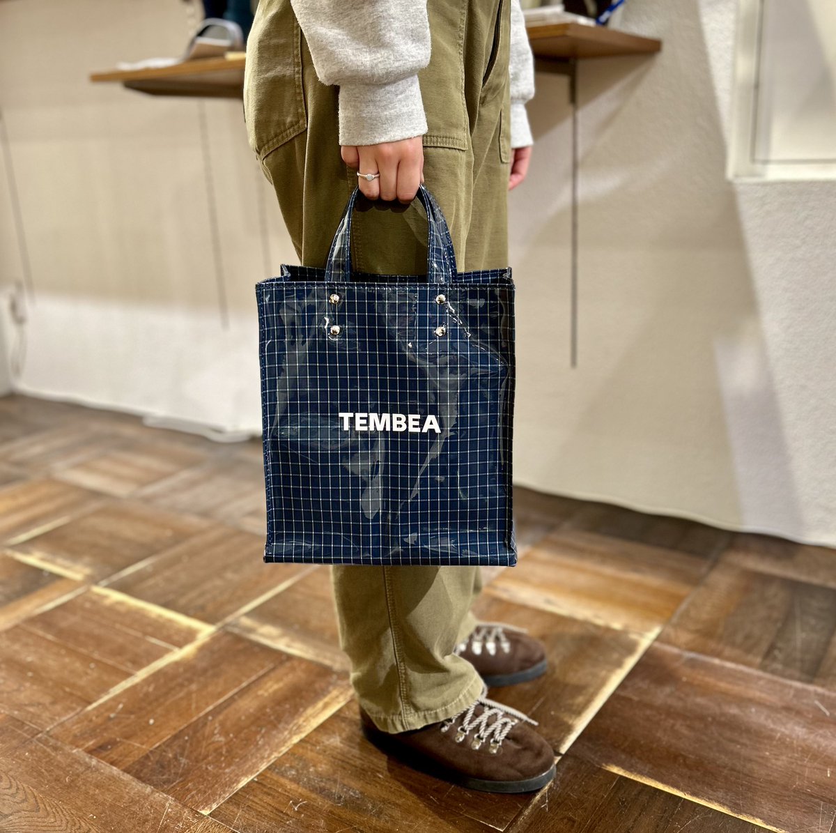 smith_ykh's tweet image. TEMBEA「PAPER TOTE SMALL」の新作が入荷しました！
防水性の素材で、雨の日でも安心してお使いいただけます。ぜひ店頭にてご覧ください。
#TEMBEA