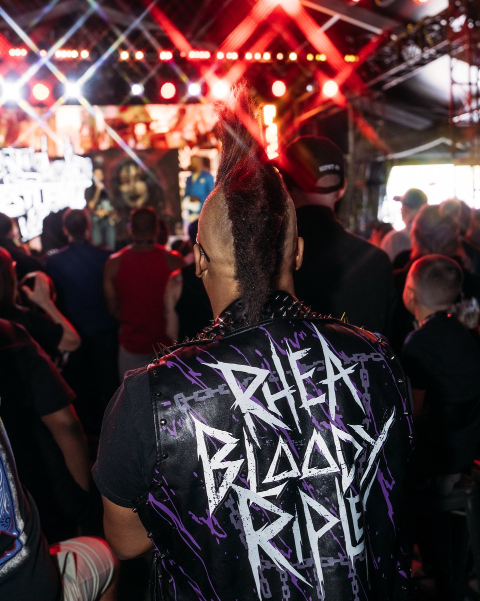 onlocationexp's tweet image. No better way to start #WrestleMania than with the energy of @RheaRipley_WWE 💪🔥 #OnLocation
