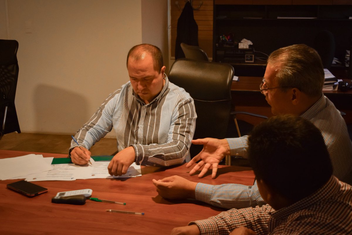 COLPUEAC's tweet photo. ¡Nopalucan se une al desarrollo regional! En @colpueac firmamos un convenio de colaboración para impulsar el capital humano y la riqueza comunitaria del municipio.
Alineados a la visión de @Claudiashein y @armentapuebla_ , fortalecemos el futuro de Puebla.
#ColPue #Nopalucan https://t.co/v3OCyCOMm7