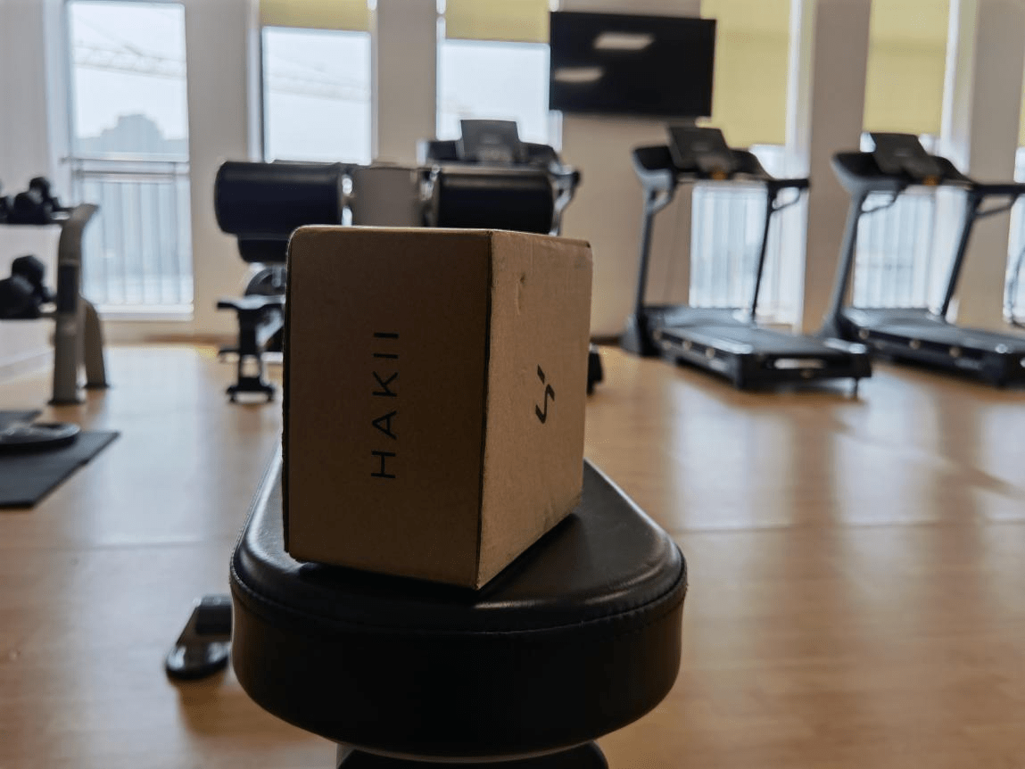 kcsanady's tweet photo. Unboxed my [产品名，如wireless earbuds]!  Sound quality’s chef’s kiss — bass hits hard, clarity’s on point. Compact case fits my pocket perfectly. 10/10, would unbox again. #TechUnbox #NewGadgetVibes https://t.co/qNpbMIzrWu