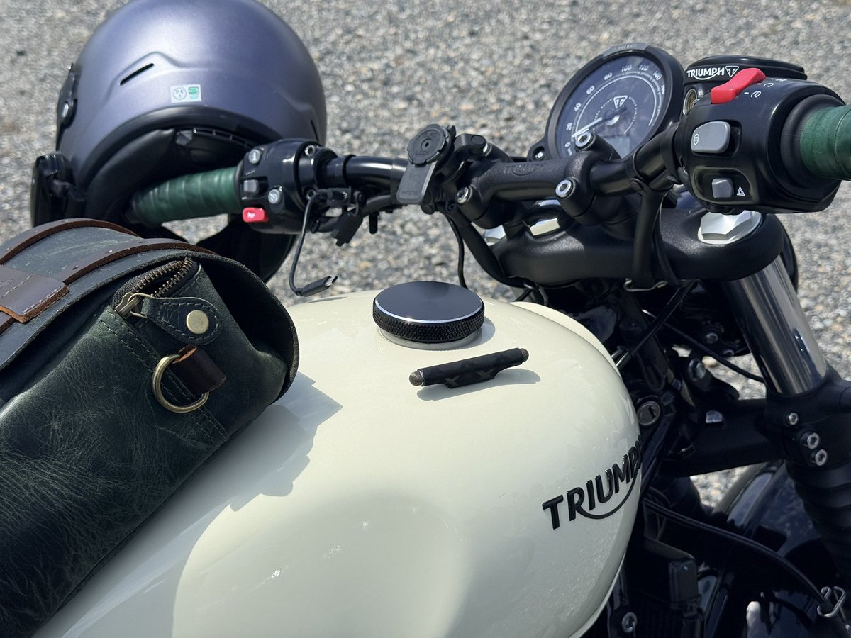 エリック 🇬🇧BONNEVILLE T120 tweet media