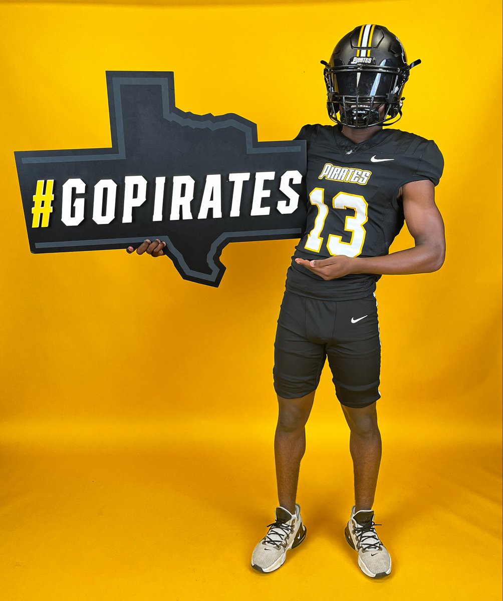 jaylon38732598's tweet photo. I like to thank Southwestern University for a wonderful college visit. I had fun exploring the campus and enjoyed every second of it.@CoachMcarr @SUPirates @SouthwesternU @CoachBishopSU2 @coach_kriesel @CoachYoung_7 https://t.co/ctw1Mde476