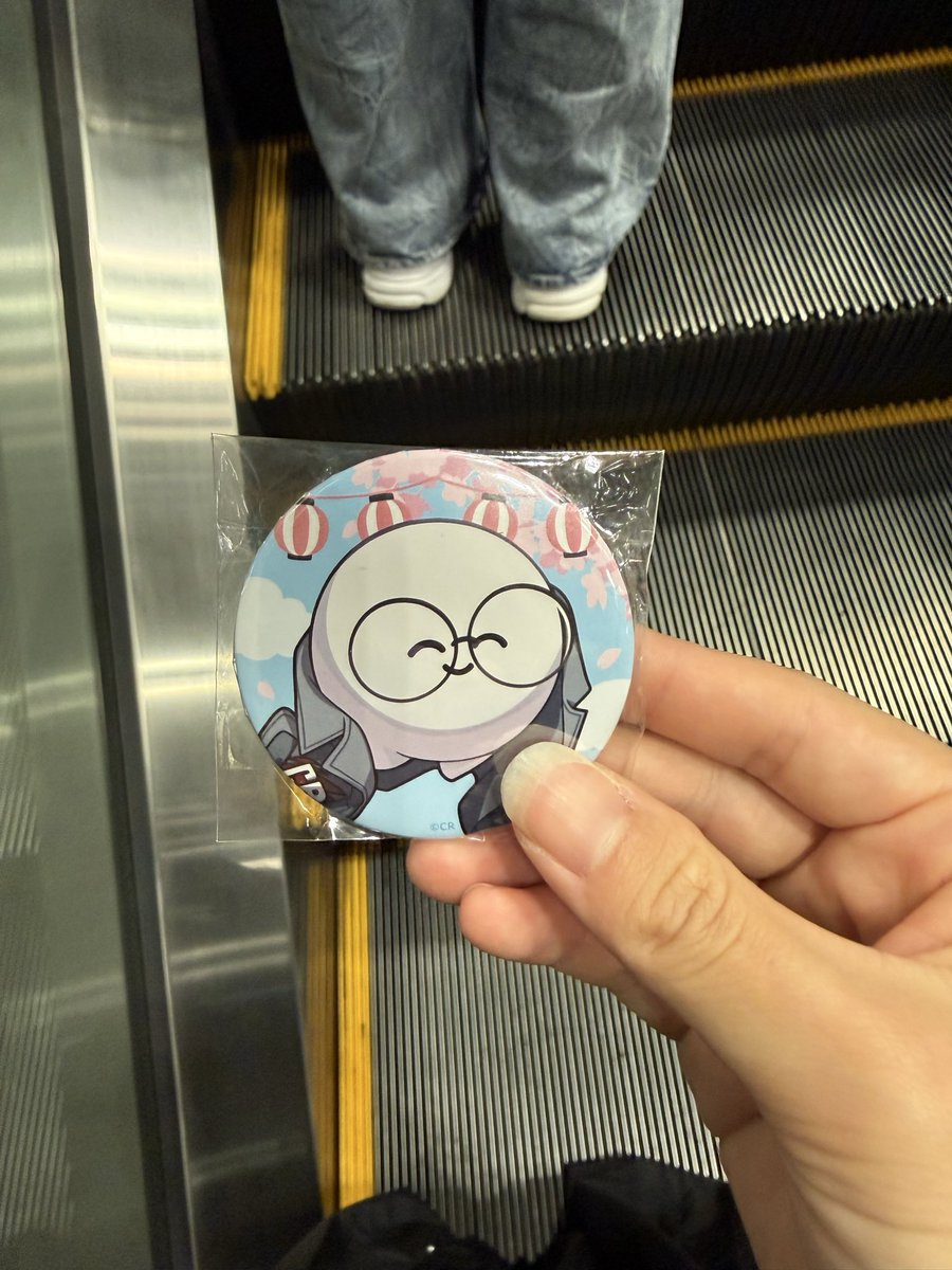Mw52N's tweet photo. CRフェス2026 缶バッジ交換

譲 🦷

求🐹

当方CRフェス両日おります。
手渡し可能な方優先でお心当たりある方お声がけ下さい🙇‍♀️

 #CRフェス交換  #じゃすぱー https://t.co/jKCeJvVN05