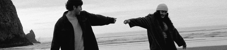 “𝘐 𝘥𝘰 𝘯𝘰𝘵 𝘢𝘣𝘢𝘯𝘥𝘰𝘯 𝘢𝘯𝘺𝘰𝘯𝘦, 𝘣𝘶𝘵 𝘐 𝘥𝘰 𝘯𝘰𝘵 𝘩𝘰𝘭𝘥 𝘵𝘩𝘦 𝘩𝘢𝘯𝘥 𝘰𝘧 𝘵𝘩𝘢𝘵 𝘸𝘩𝘰 𝘸𝘪𝘴𝘩𝘦𝘴 𝘵𝘰 𝘭𝘦𝘢𝘷𝘦.”

— 𝘔𝘢𝘩𝘮𝘰𝘶𝘥 𝘋𝘢𝘳𝘸𝘪𝘴𝘩