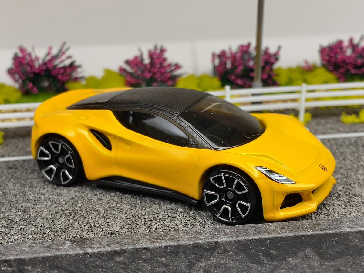 Furious_minicar's tweet image. #HotWheels 
#Lotus Emira 
'26 Multipack Exclusive 

最近はロータスもマルチカラーで沢山出ていますね。
ベーシックで出ていなくとも、カラバリが出続けているのはロータスファンとしてはとても嬉しい。
ヘーゼルイエロー、ロータスらしくてとても素敵です🇬🇧