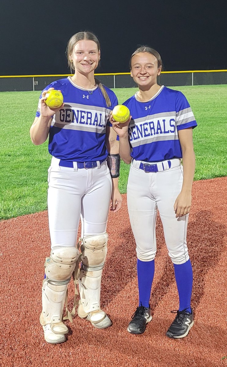 AWHSSoftball's tweet photo. Generals improve to 11-1 (4-0 NLL) with a 19-2 win over Fairfield Union. @caseylyons03 with the WIN. Dinger ALERT 3X @MeganSumner08 Dinger Alert @LylaCarrizales
#ROLLGENS https://t.co/bRK3qAo80X