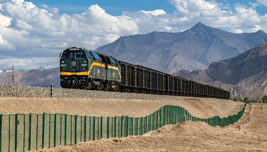 tenzin70310's tweet image. A Y-shaped rail backbone links Lhasa, Shigatse, and Nyingch turning these cities into major logistics hubs connected to Qinghai and Gansu through 7 freight centers and 47 service outlets.
#Tibet #China #Logistics #Geopolitics #Lhasa #Tibetan