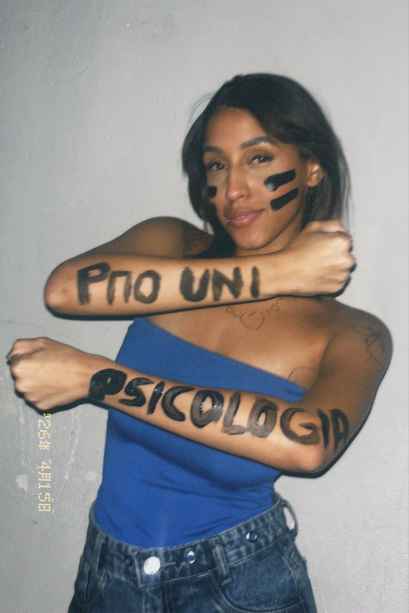 ansfxr's tweet image. Bonita? Sim mas inteligente também 

Vai ter psicóloga totoca sim! 

#prouni #enem #vestibular