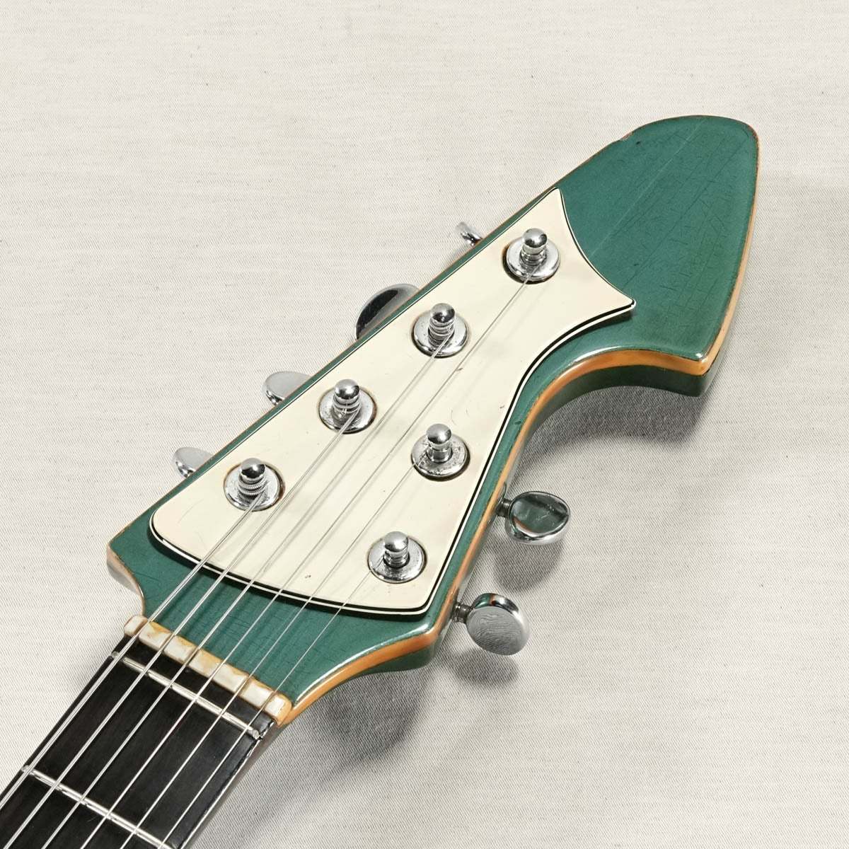 1484shibuya's tweet image. オリジナルのTeisco / Spectrum 5が入荷！！見た目もカッコいい1本ですね♪
store.ishibashi.co.jp/view/item/0000…
#Teisco #vintage