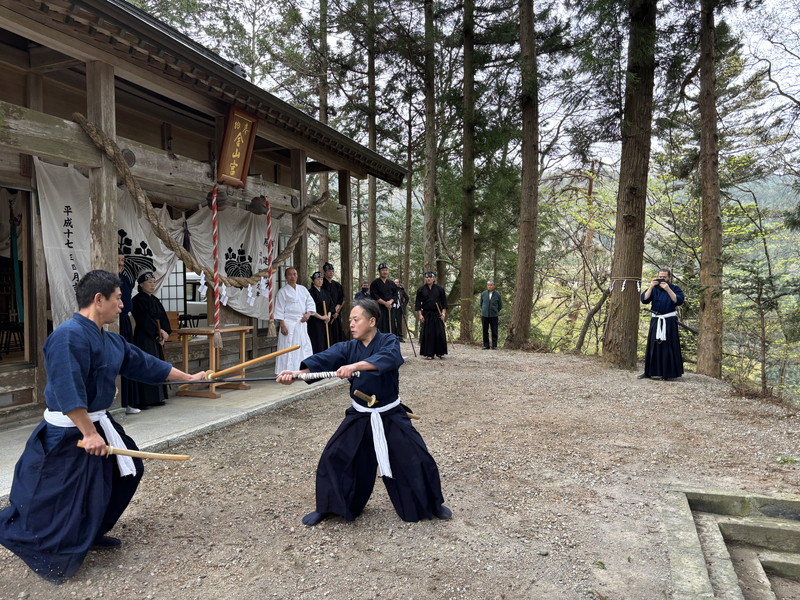 ambmiyama's tweet photo. 直前ですが、4月19日（日）9:00～10:00まで、渋川市赤城町深山の金山宮春の例大祭で、法神流、赤城源流、知心流の奉納演武があります。
赤城歴史資料館での企画展「赤城山麓の農村武術と法神流」と併せて、お出でいただければありがたいです。
https://t.co/IpARdVyexl
＃法神流　＃赤城源流　＃知心流 https://t.co/NUSVSGArcA