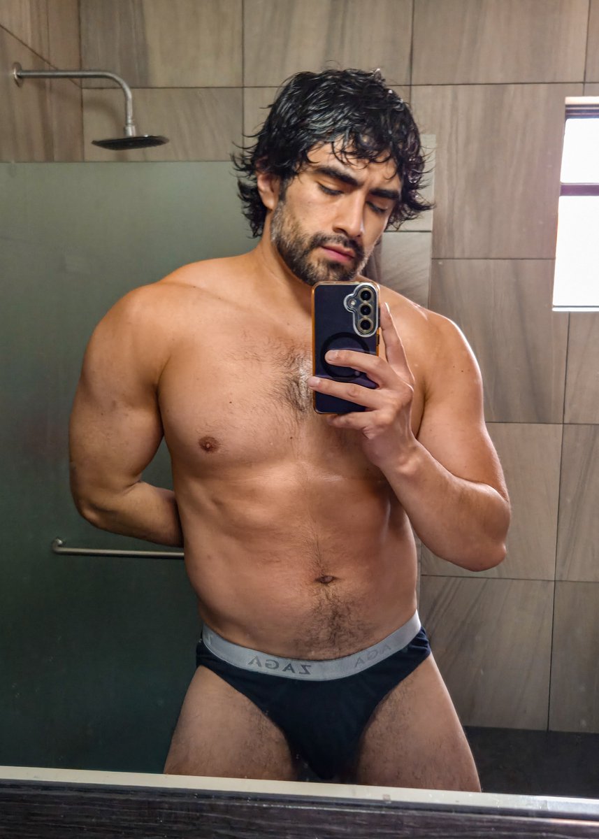 Sweaty bwoi tweet media