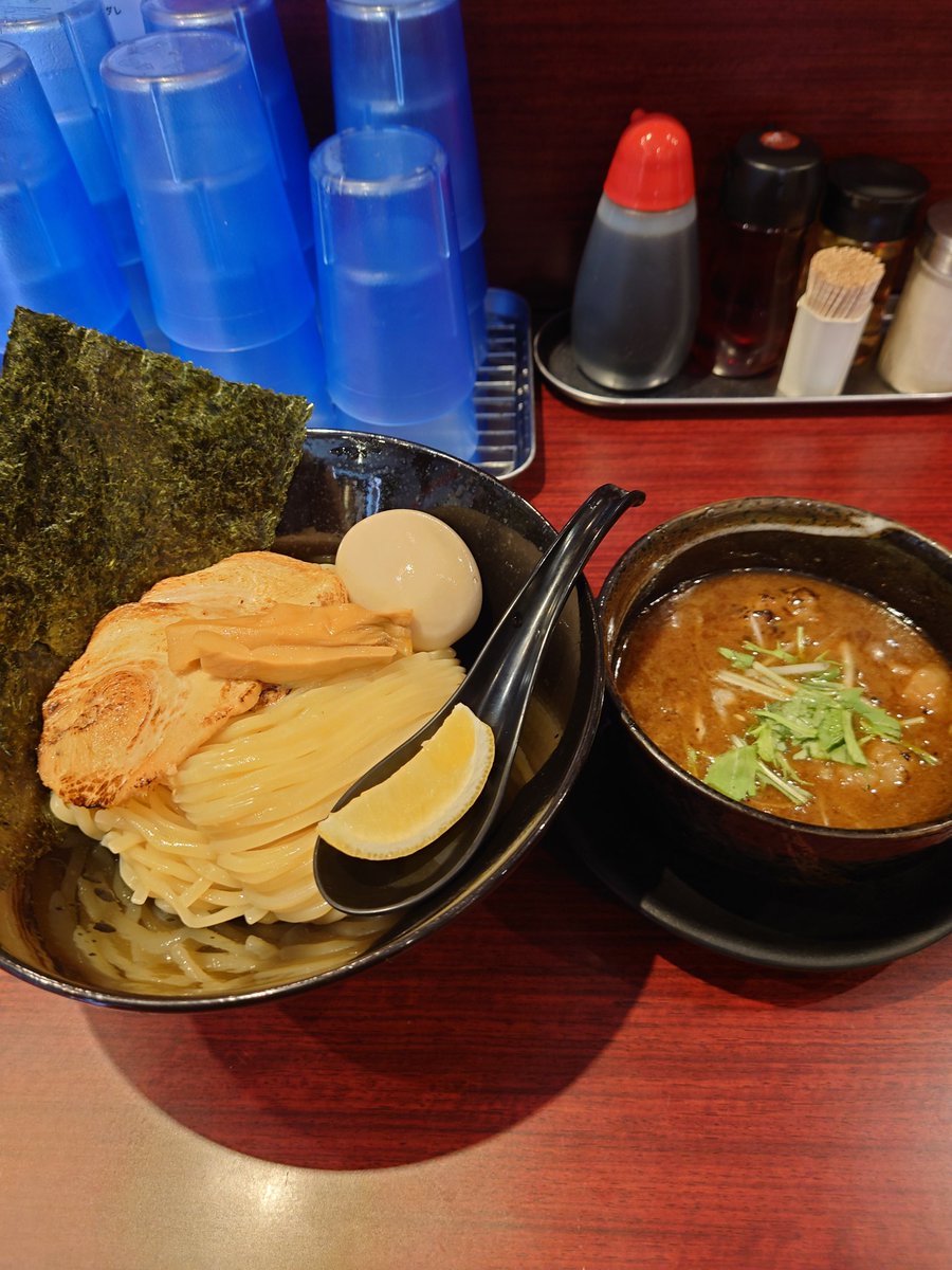 久々に、渋谷のGAGANA  Ramen 極で、特製ホルモンつけ麺。
旨い！