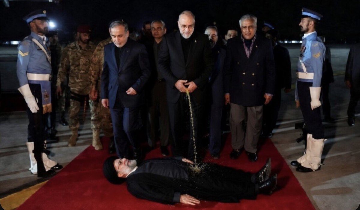 farnaz🇮🇷 tweet media