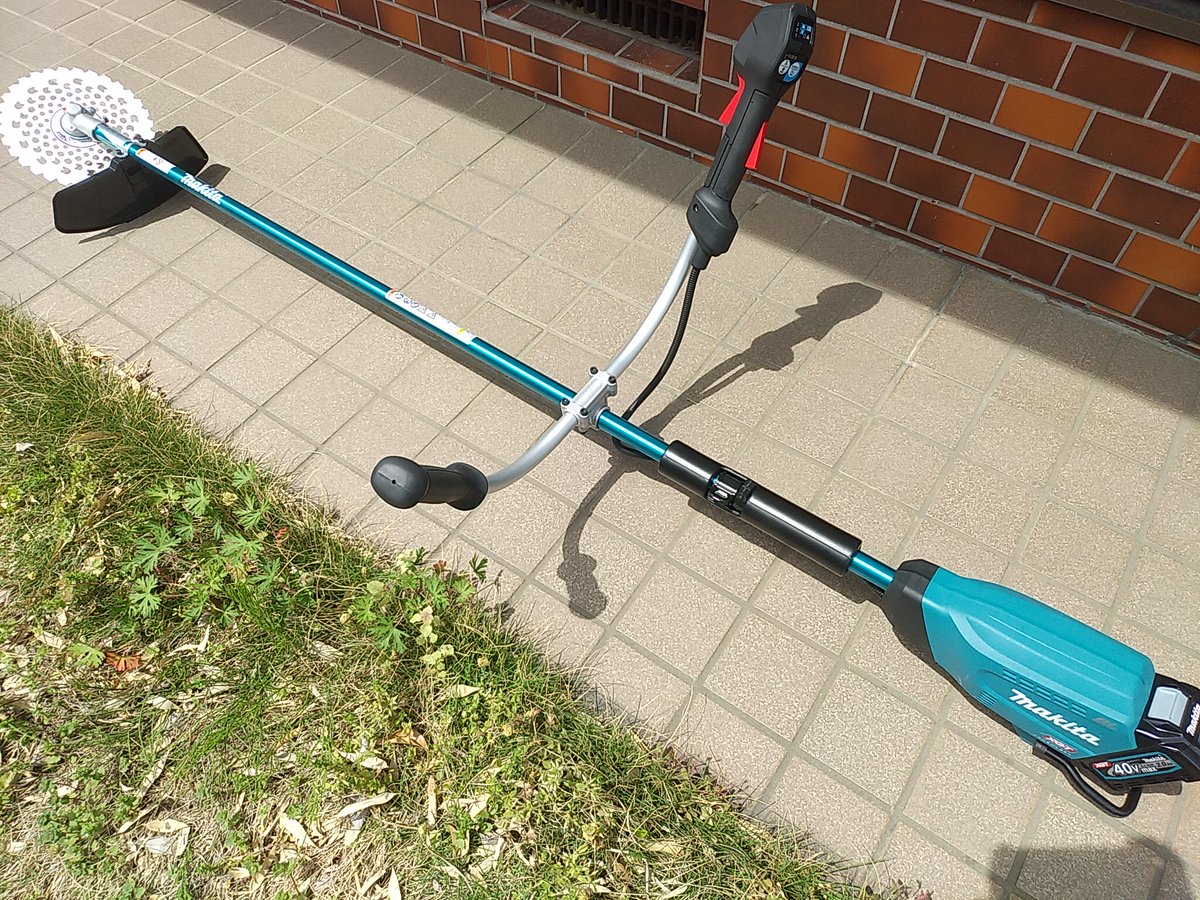🍀マキタデビュー✨

見た目でライバルに差をつける時代なんだなぁ😁

#マキタ　#makita