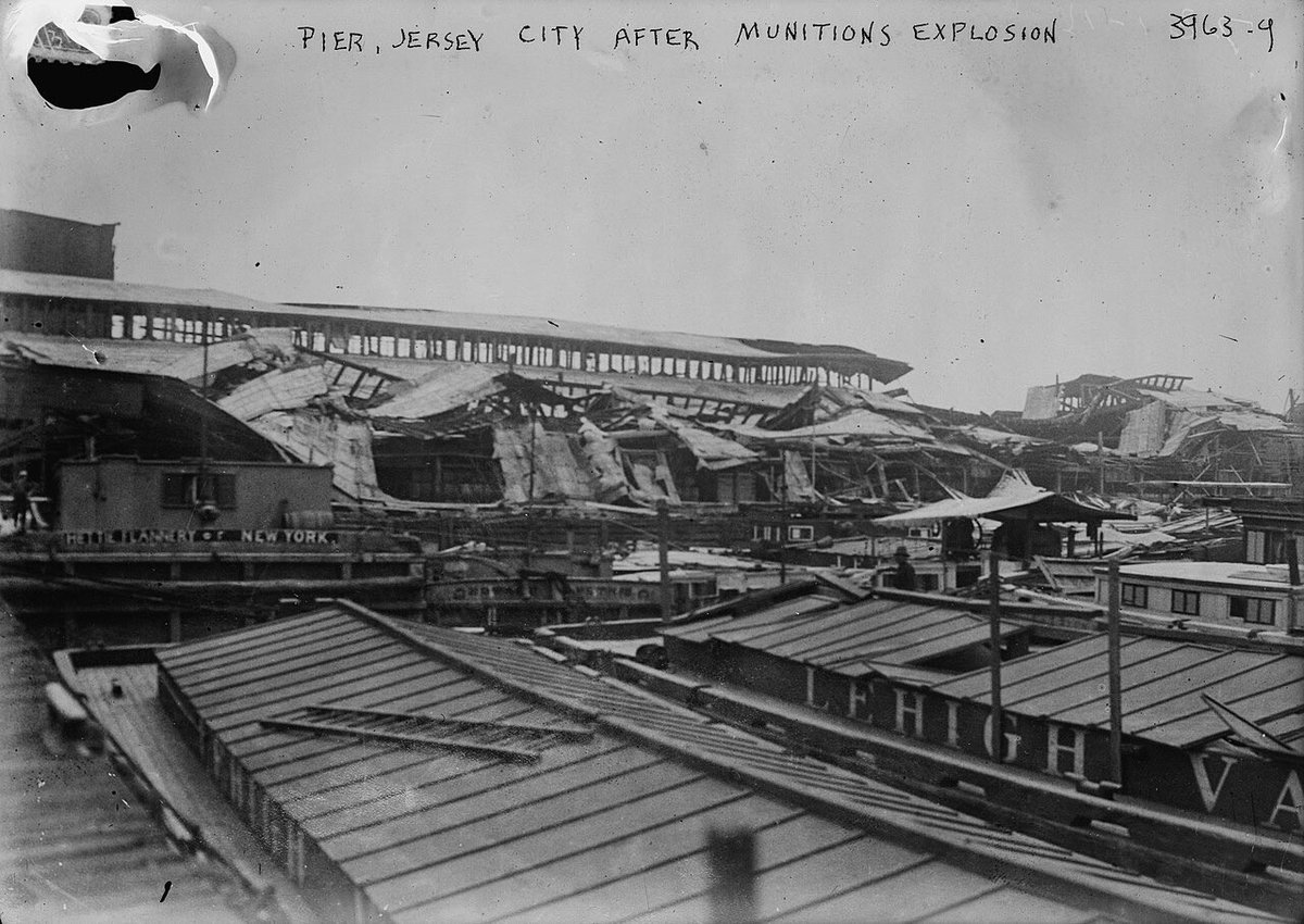 malafunkshun808's tweet image. The explosion that helped bring a democracy into War…and transformed it in the name of “national security.”

Aloha 🇺🇸

Image: the Black Tom Explosion (1916).

#History 
#America 
#WorldWarI 
#BlackTom 
#EspionageAct 

@beatmastermatt 
@McFaul 
@VTHistory25 
@HardcoreHistory