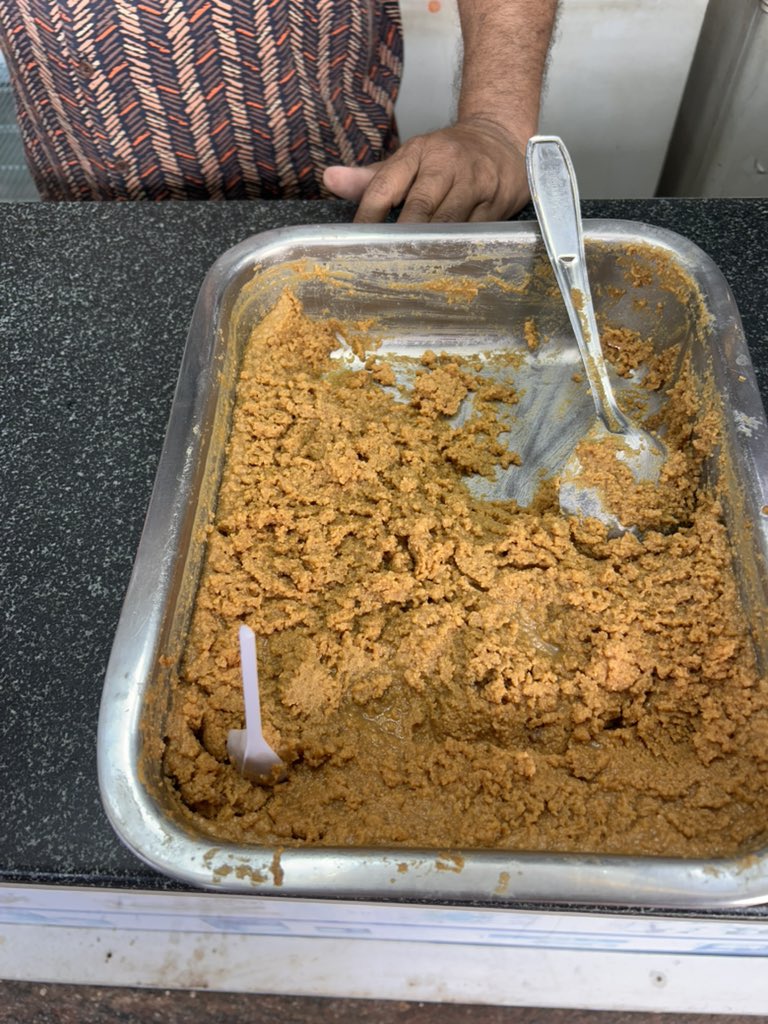 PantryCar's tweet image. Belagavi 😌

Light breakfast! 😊

Fresh Kunda from Nandini Parlour which was just outside the coach and Avalakki in DK style packed by @sshastry_c_ 😊

#Karnataka #Foodie #NorthKarnataka #Belagavi