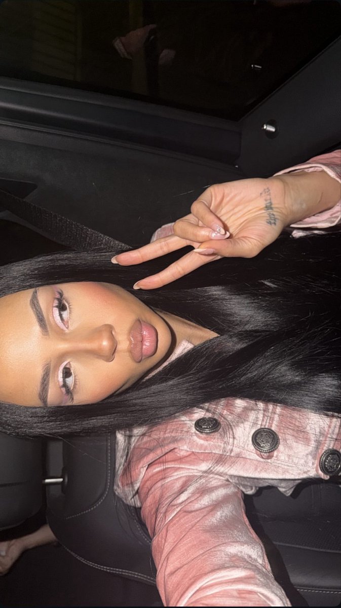Aaliyah tweet media
