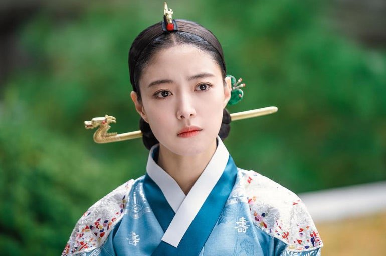 <재혼 황후> 라스타
화려한 미모를 가진 도망노예이자 소비에슈의 정부

<롱 베케이션> 이들판
현실 감각과 생활력 만렙 호텔 직원 

<공주, 선비를 탐하다> 은명 >> new✨
외롭게 자랐지만 당차고 호기심이 많은 공주

이세영 드기작들 행보 봐라 ㅈㄴ 감다살