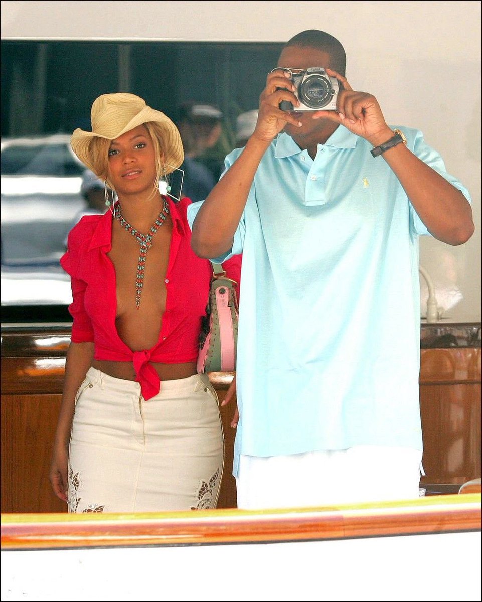 Lindsey Blohan tweet media