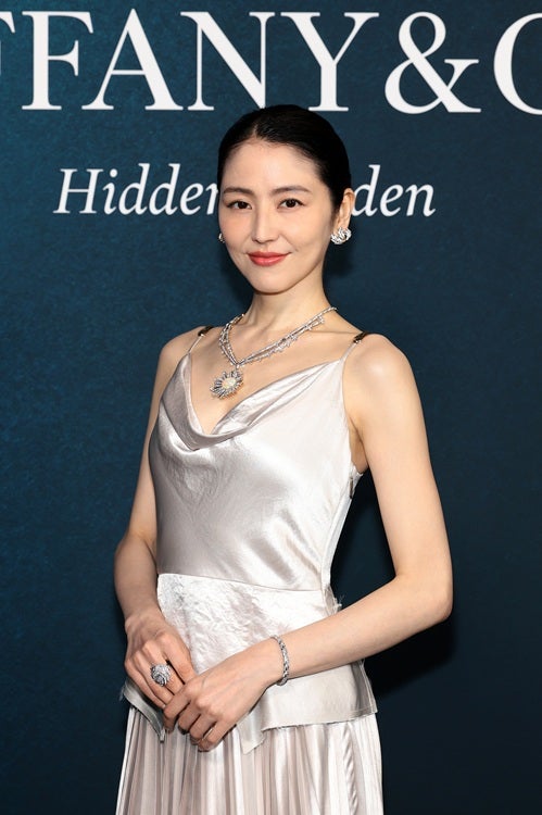 modelpress's tweet image. 長澤まさみ＆BLACKPINKロゼら
豪華セレブリティ、NYに集結✨

ティファニーハイジュエリー身にまとう💎
mdpr.jp/news/4766879

#ROSE #TIFFANY