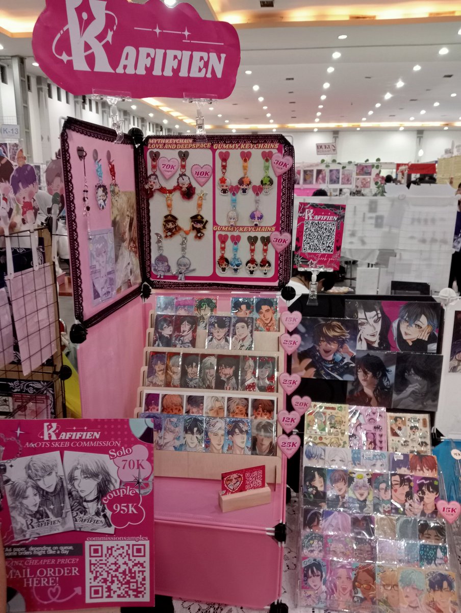 I'm at COMIPARA! Come by my booth at J10 HEHEHEHE ;3 

#comipara6