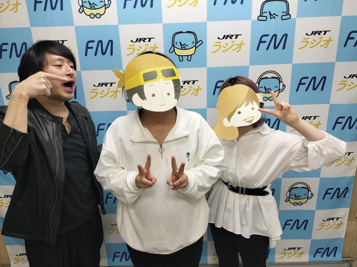 radio93939_jrt's tweet photo. シンガーソングライター #小泉みつたか 氏がパーソナリティを務める『THIS IS 小泉みつたか』！今週もゲストは、新進気鋭の弾き語りユニット「Yellow Kaiwai」の【たまひ＆みなみ】さん😆　日曜・午後5時～　再放送は 月曜・午後7時30分～ ：koimitsu@jrt.jp　#こいみつ https://t.co/m0VxQWb0LT
