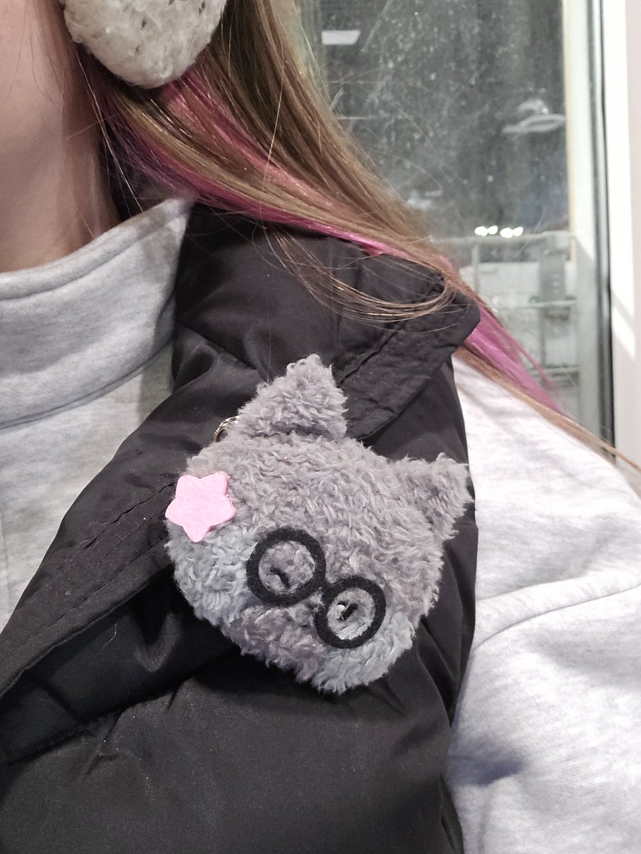 straystarlight_'s tweet photo. camped in my line spot for the zb1 vinyl for rsd tomorrow!! she will be mineeee ✨️✨️ https://t.co/i8xoYxAAmS