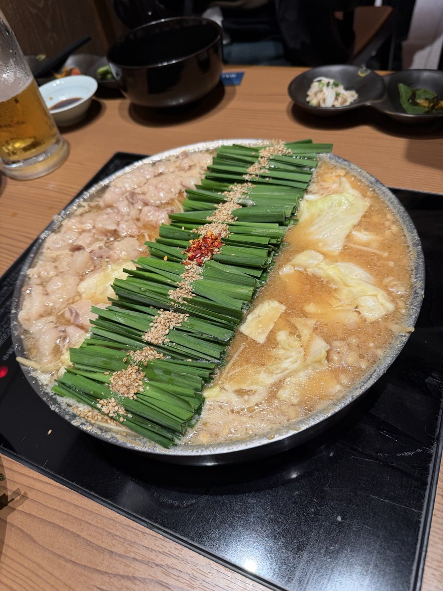 rifutmenk's tweet photo. 昨日はもつ鍋～
このイカ生きてやがる…！？ https://t.co/BAOwrrTjR8