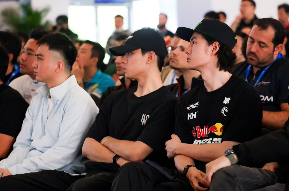 ✿ฺ hana ฺ tweet media