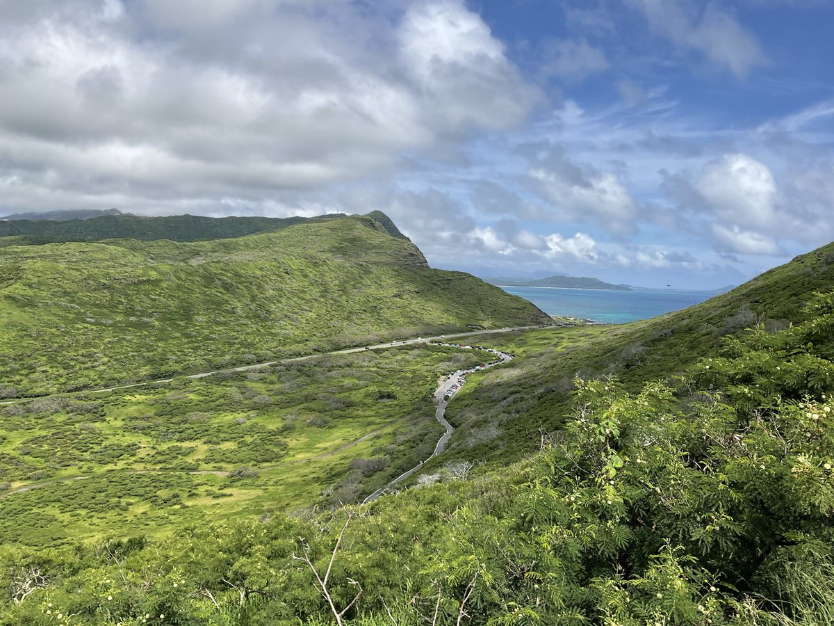 hawaii_isla808's tweet image. Spent time with family hiking. 🥾❤️📸🌟
Now at Makapuʻu Point Lighthouse Trail enjoying those incredible ocean views 🌊☀️ #hawaii #oahu #honolulu #makapuu #makapuulighthousetrail