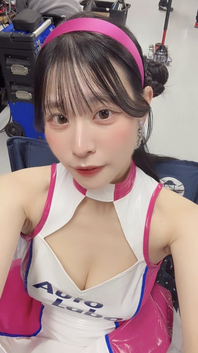 .

ピットウォークありがとうございました！

14:20~ チームPRステージです🌷
なっちって呼んで🥺⸝⸝

ステージ後にステージ付近でファンサタイムがあります⟡.·

是非遊びに来てください🩷💙