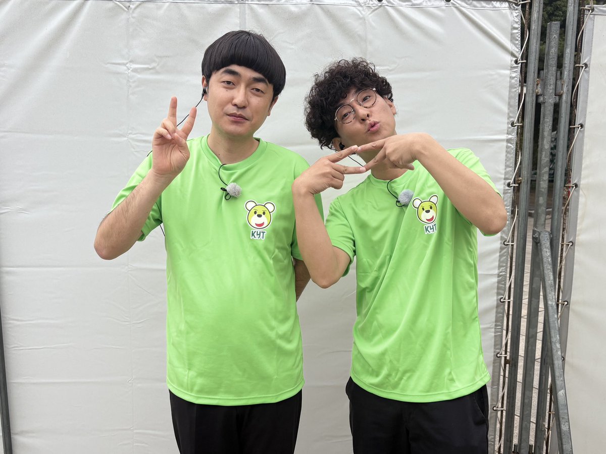 kyt_yamamoto's tweet image. ＼ 🎉ただいま開催中🎉 ／

『#KYT天テレ博2026』

まもなく公開生放送 第2部スタート！

#たくろう のお二人が鹿児島へ！
ありがとうございます！
お笑いLIVEもございます🙌

ステージ前にお集まりください👀✨

#KYT #天テレ博2026
