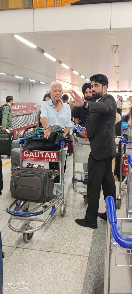 Delhi Airport tweet media