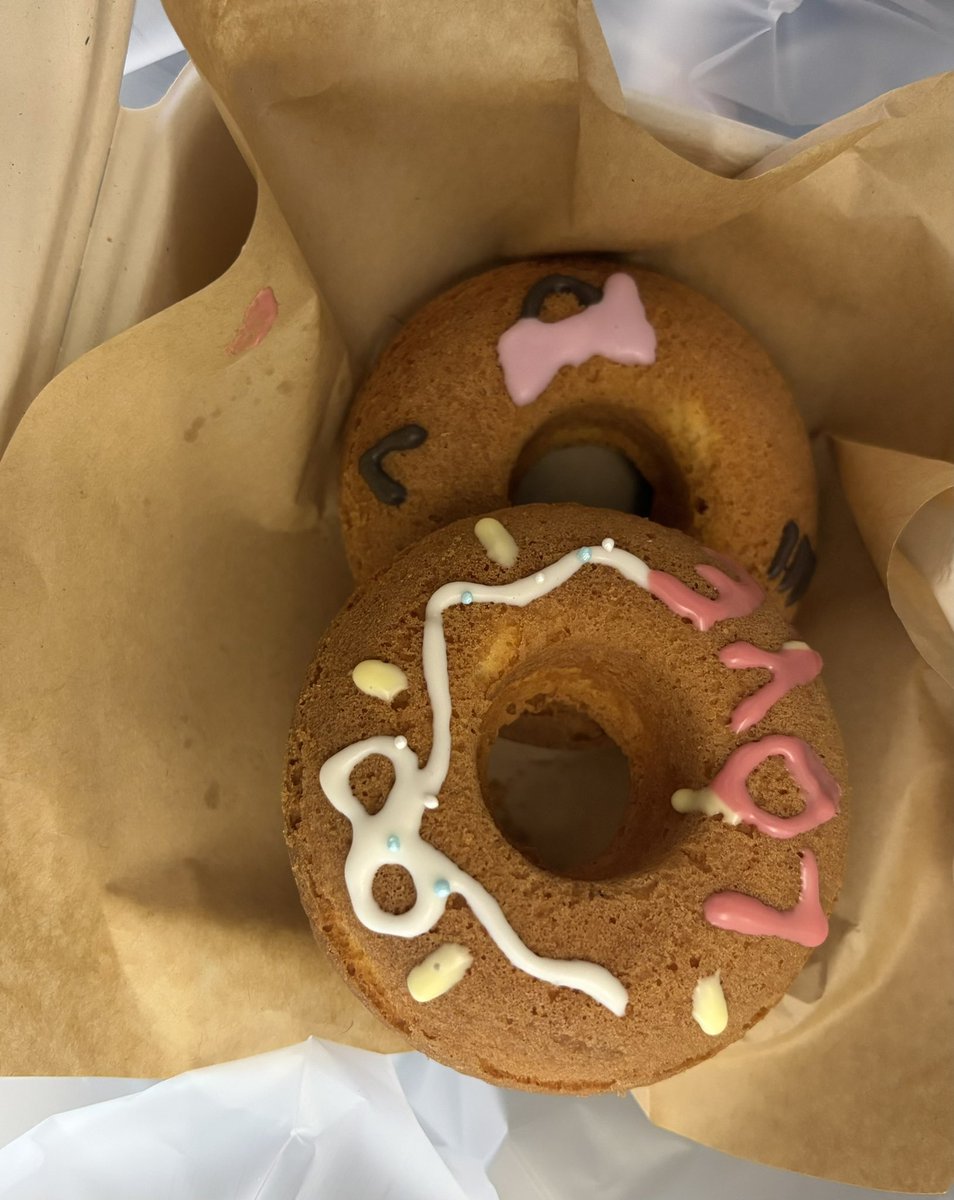 rollrollykmb's tweet photo. 쿠미 닮아 귀여우세요🍩🍩 https://t.co/2mWBBmJd9y