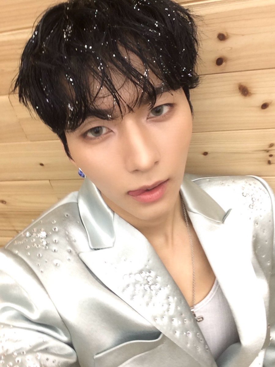 이오 tweet media