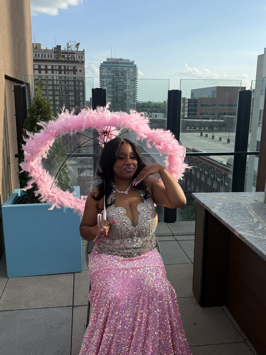 petty3x_'s tweet image. My beautiful cousin prom #prom2026 once again ate done 🩷🤗⭐️