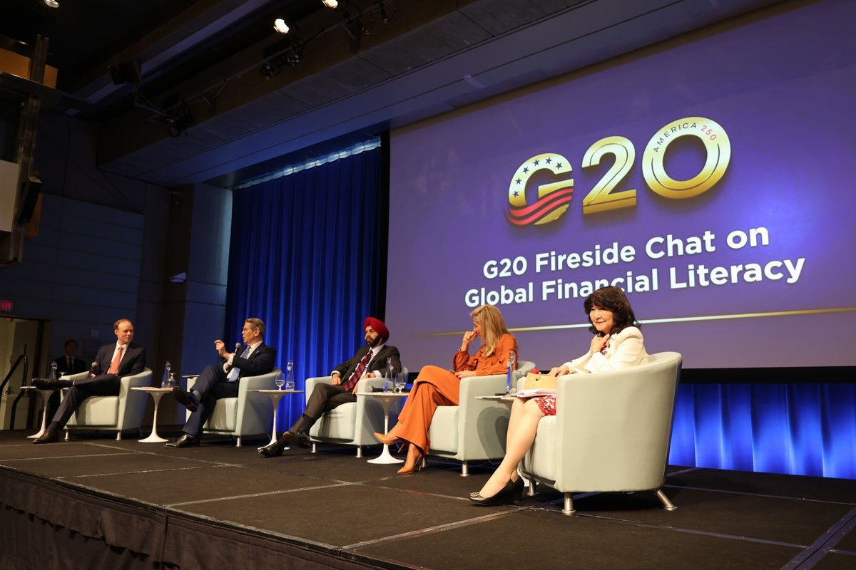 MOF_Japan's tweet image. 【G20 #ワシントンDC🇺🇸】
現地時間17日、金融リテラシーに関する #G20 イベントが開催され、片山大臣がパネリストとして登壇しました。