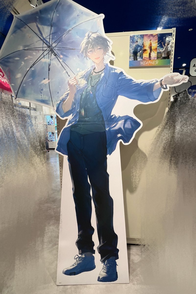 A_YR653's tweet photo. 梅田のアニメイト寄ったら甲斐田くんがいた☀️
人いたので急いで撮ったら反射してしまった。パネル撮るの下手くそ選手権だわ。

そして、Geroさんの等身大（？）パネル見てきた😂
他界隈だけどこの間アニコブとコラボしてたし良いかなって事で・・・
ホンマに引き伸ばされてて面白かった笑笑 https://t.co/Pu07zUS7Qh