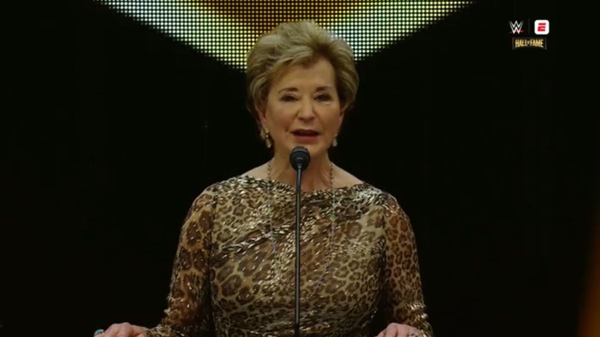 ringsidenews_'s tweet image. Linda McMahon out here talking about Shane McMahon kicking the crap out of Stephanie McMahon | #WWE #WWEHOF #HallofFame