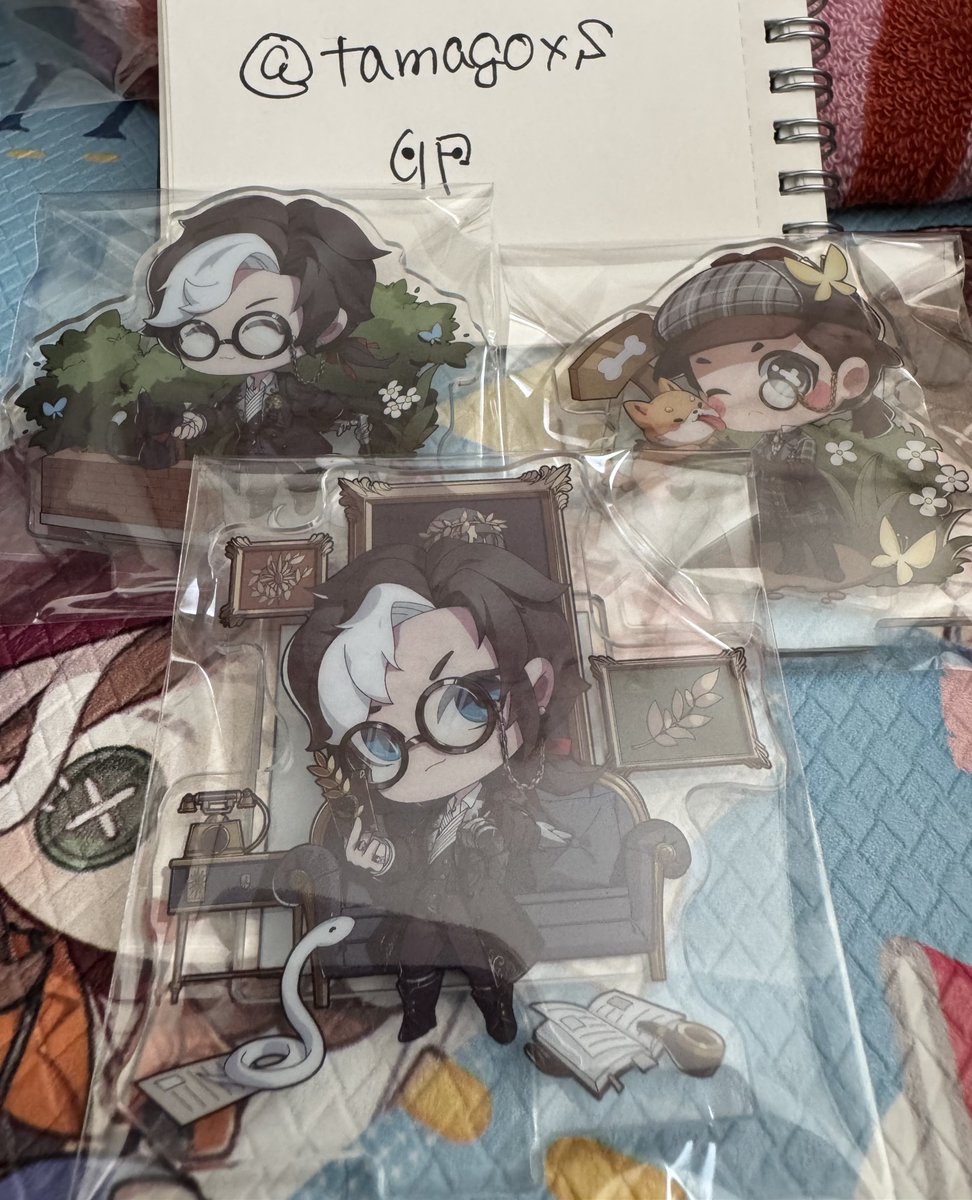 【譲渡】第五人格 ファミマ アクスタ

譲】傭兵 写真家

求】各¥650+送料

※一時期飾っていた中古品。目立つ傷はありませんが細かい傷あり。