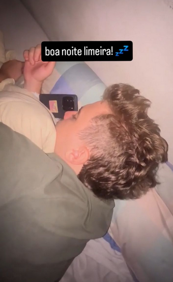 lucas dormindo com seu gm3 dps de stackar o dia inteiro