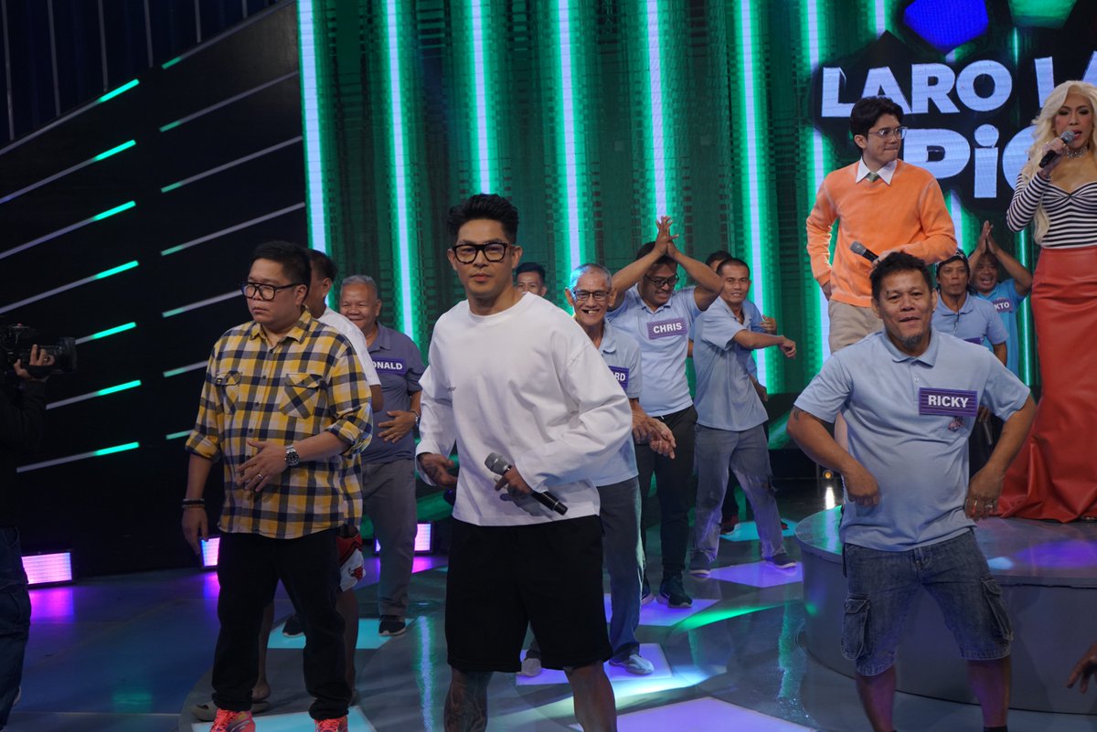 It's Showtime tweet media