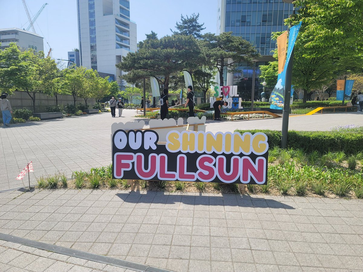 madebysr_ tweet media