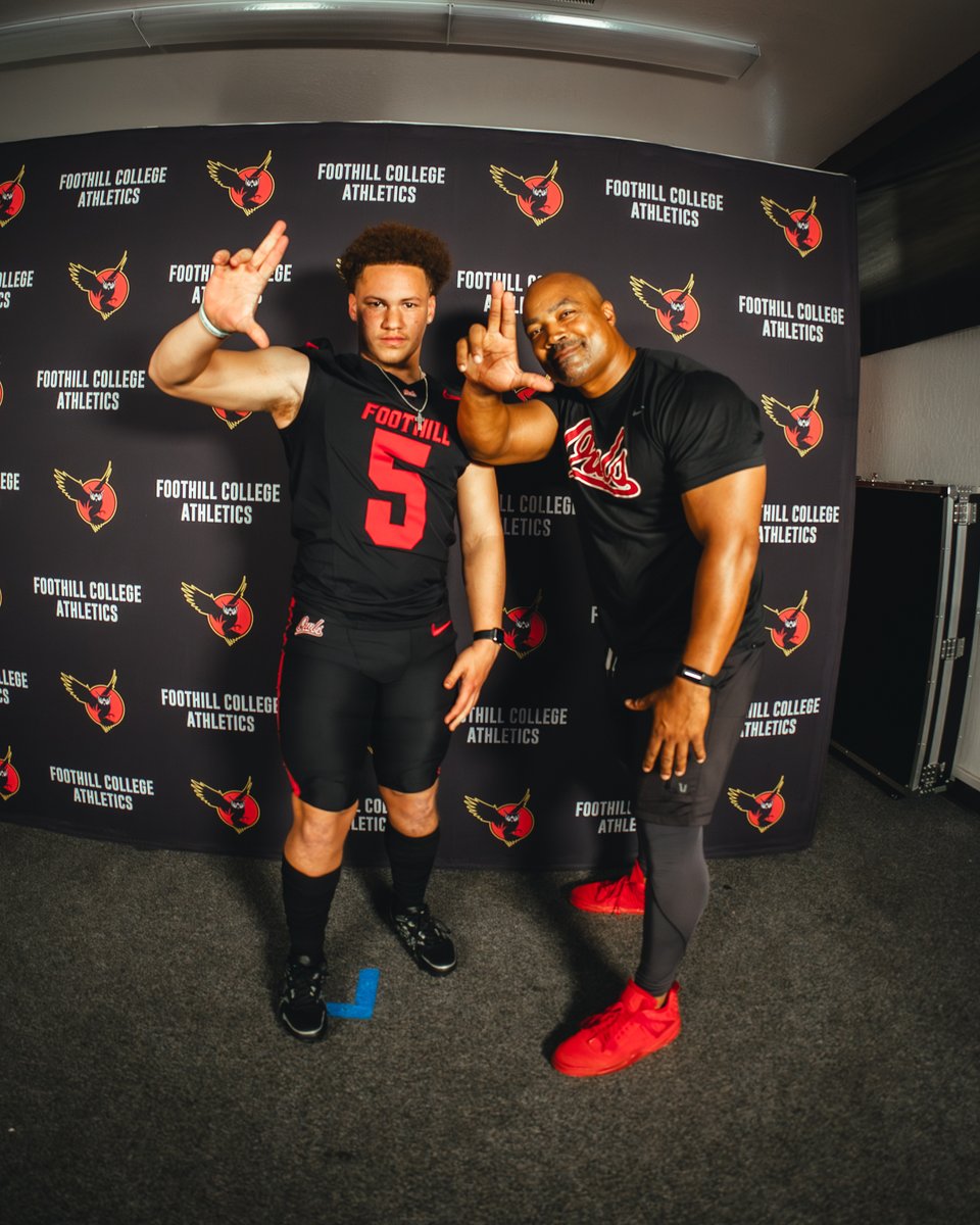 elijah_smith_08's tweet photo. Blessed to announce my commitment to play football at Foothill College. Ready to start this next chapter🦉 #Loop #committed @OwlFootball_ @RaivioMatt @kennycoleman81 @Coach_T_Pruitt https://t.co/HVQjBMzJwB
