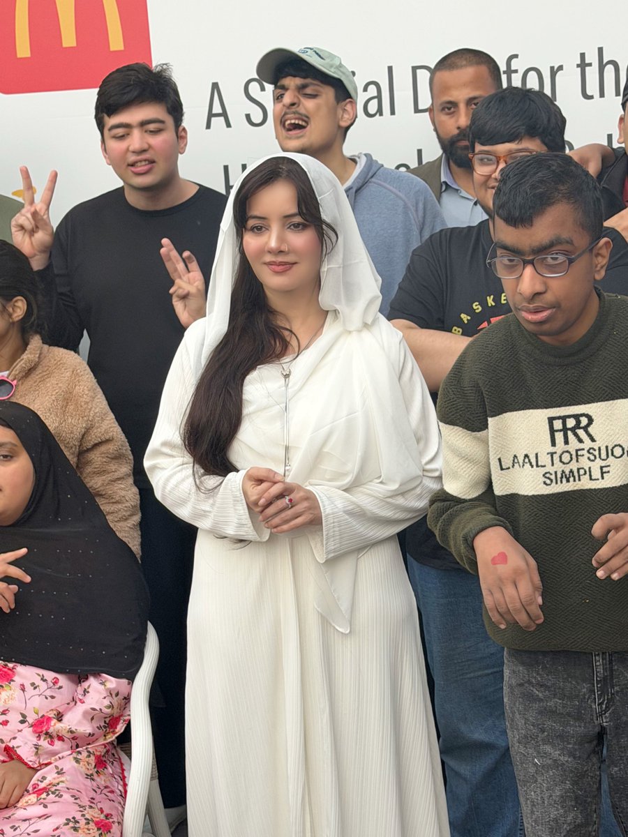 Rabipirzada's tweet image. میں ملی بہت ہی پیارے  بچوں سے  اسپیشل بچے واقعی بہت خاص ہوتے ہیں ہمیں ان سے پیار اور ان کا خیال کرنا چاہیے
#SpecialKid
#SpecialChild
#SpecialNeeds
#DifferentNotLess
#UniqueSoul
#PureHeart
#LittleChampion
#BlessedChild
#InnocentSmile
#GodsSpecialGift
#ProudParent