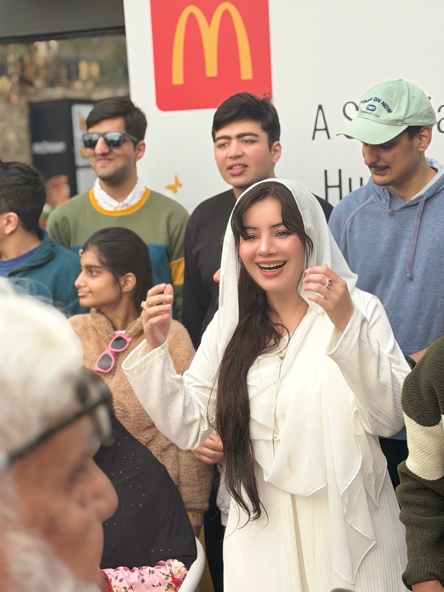 Rabipirzada's tweet image. میں ملی بہت ہی پیارے  بچوں سے  اسپیشل بچے واقعی بہت خاص ہوتے ہیں ہمیں ان سے پیار اور ان کا خیال کرنا چاہیے
#SpecialKid
#SpecialChild
#SpecialNeeds
#DifferentNotLess
#UniqueSoul
#PureHeart
#LittleChampion
#BlessedChild
#InnocentSmile
#GodsSpecialGift
#ProudParent